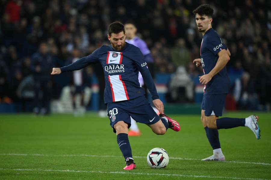 Paris Saint-Germain's Argentine forward Lionel Messi kicks the ball Paris Saint-Germain's Argentine forward Lionel Messi kicks the ball