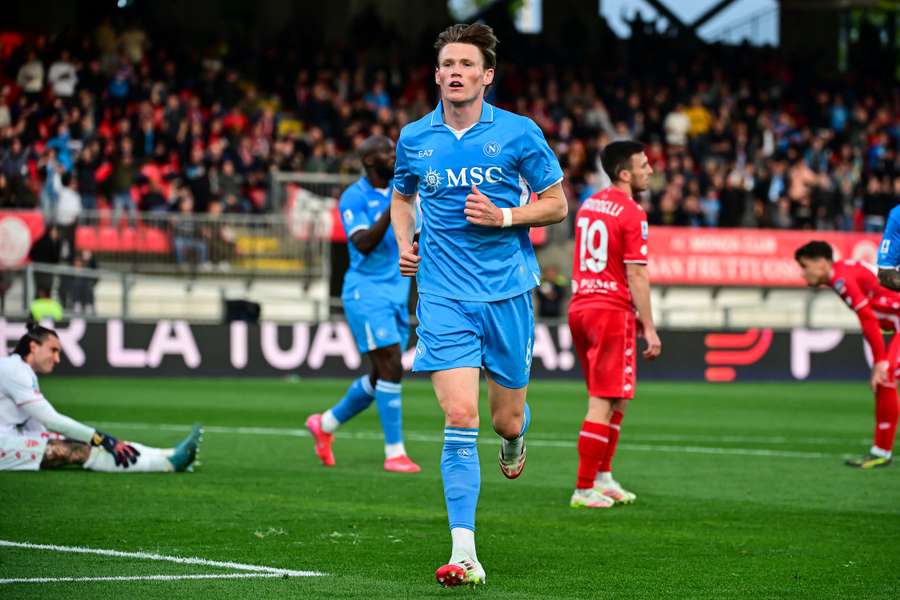 McTominay célébrant son but.