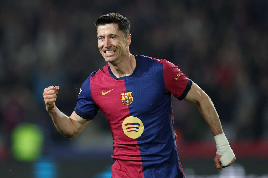 Lewandowski fechou a conta para o Barcelona 