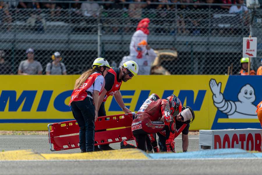 Márquez po nehodě v Le Mans.