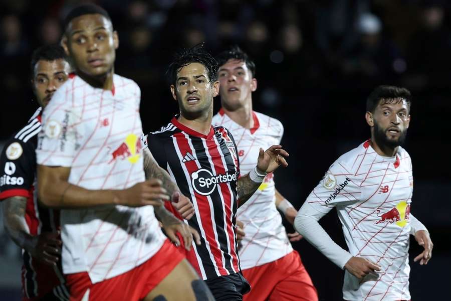 Alexandre Pato entrou em campo no fim do jogo