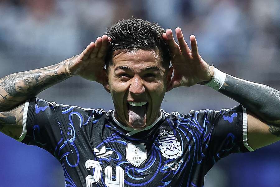 Enzo Fernández é um dos candidatos a suceder liderança de Messi na seleção argentina Enzo Fernández é um dos candidatos a suceder liderança de Messi na seleção argentina