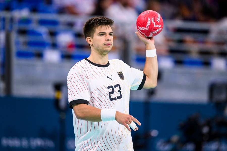 Renars Uscins wird mit einigen Tagen Verspätung in die WM-Vorbereitung der deutschen Handballer starten.
