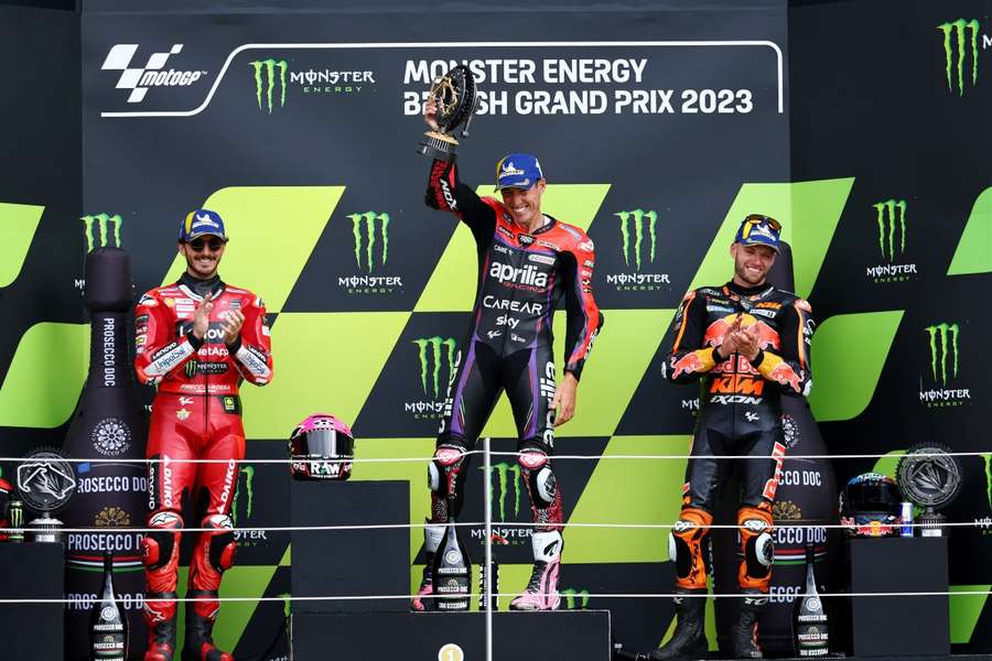 Espargaro beat Bagnaia to the lin