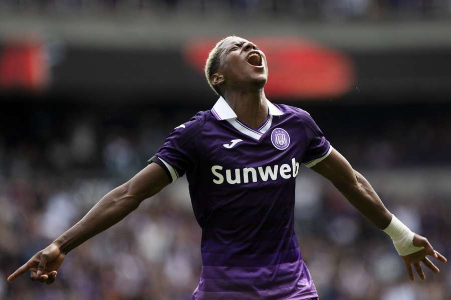 Nilson Angulo em destaque no Anderlecht