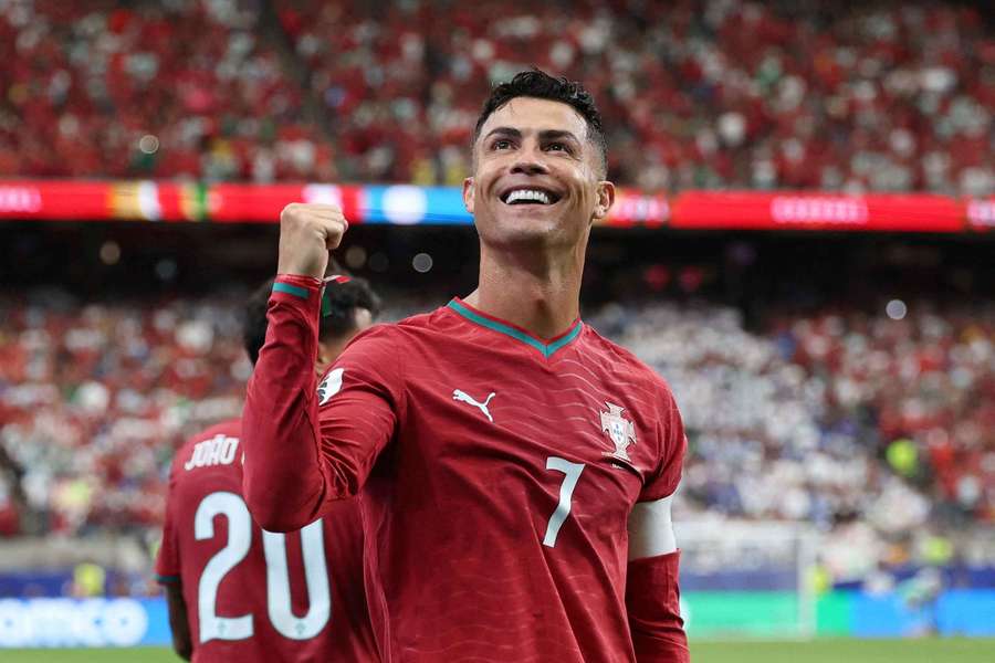 Cristiano Ronaldo a lancé son Mondial 2026 en inscrivant un doublé face à l'Ouzbékistan.