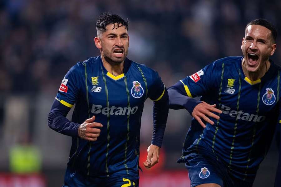 FC Porto se zvedlo a vyhrálo v Guimaraesi. FC Porto se zvedlo a vyhrálo v Guimaraesi.
