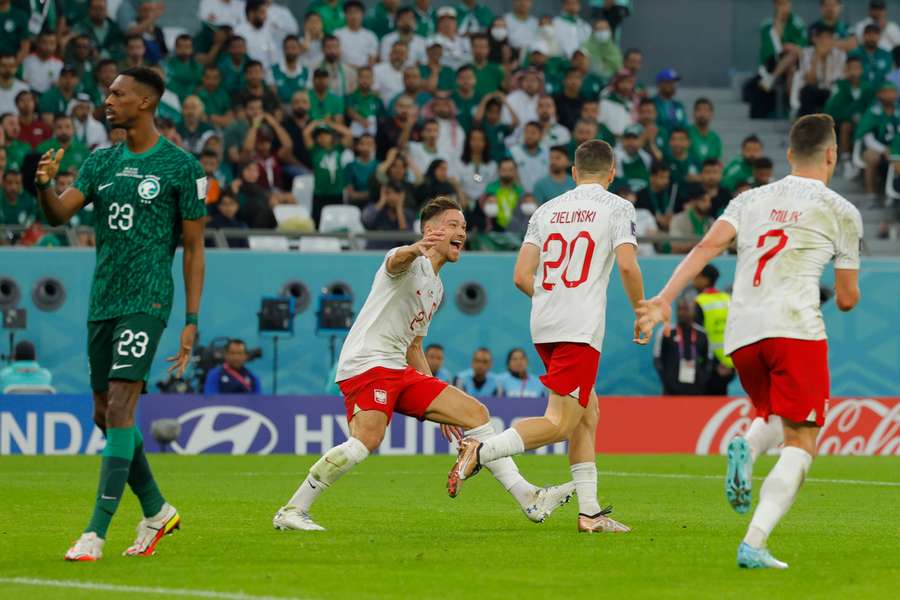 Polónia festeja o golo de Zielinski