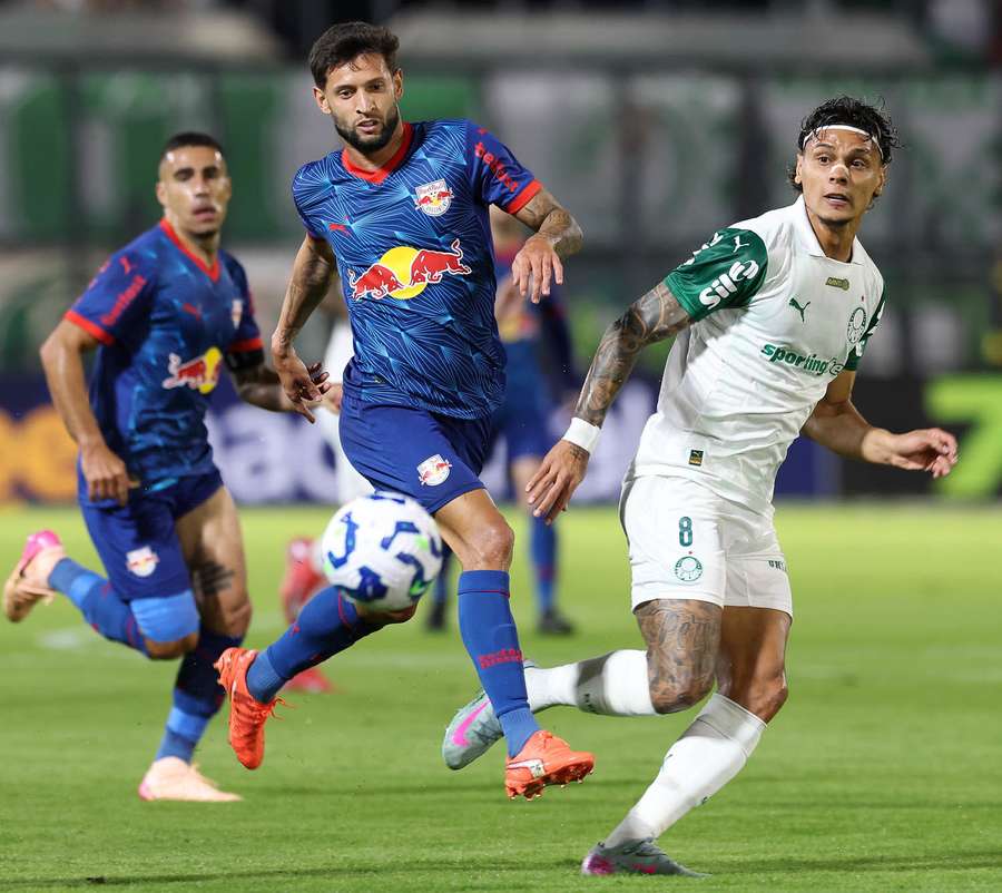 Palmeiras teve vitória suada em Bragança Paulista Palmeiras teve vitória suada em Bragança Paulista