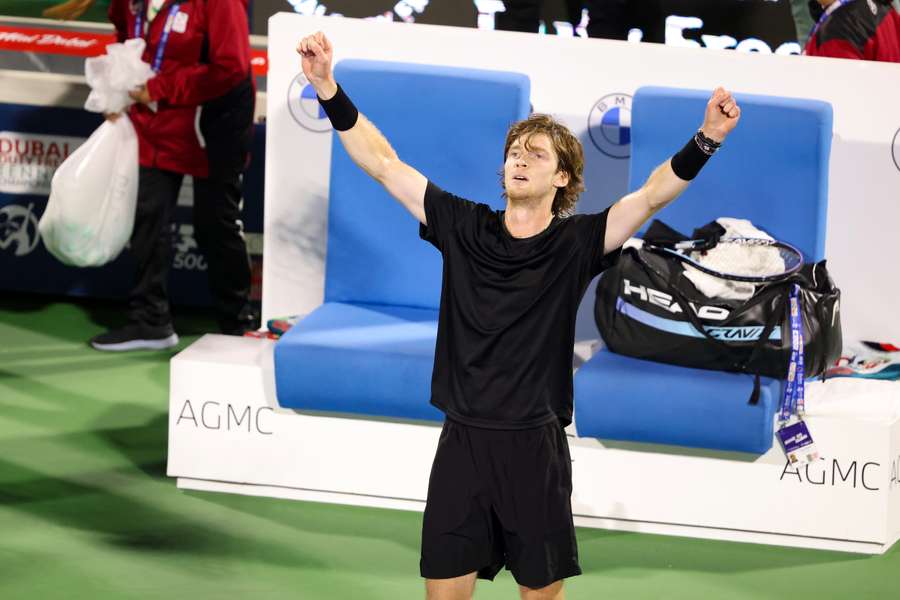 Zverev kończy w Dubaju na półfinale, Rublow wygrywa 2:0