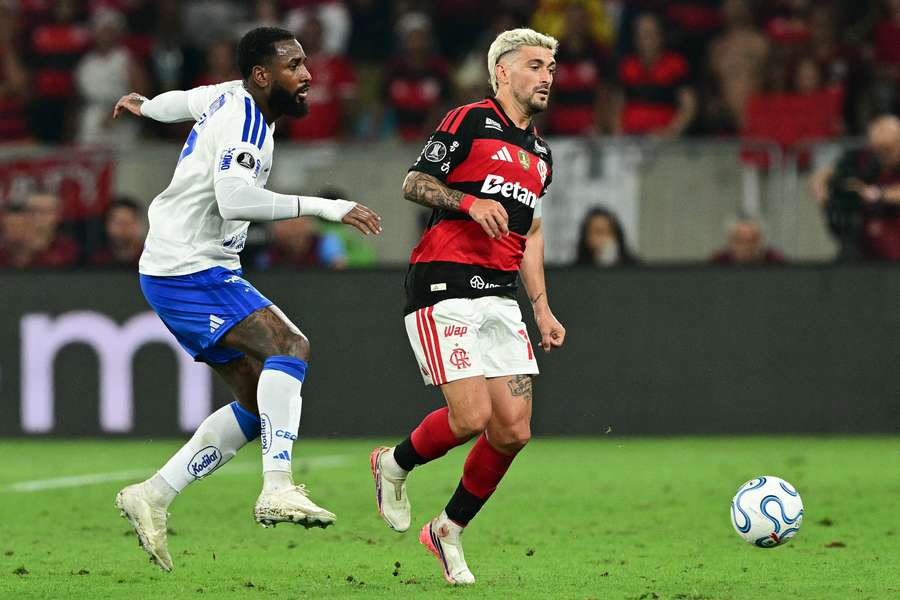 Cruzeiro e Flamengo voltam a se encontrar neste sábado (22), no Mineirão Cruzeiro e Flamengo voltam a se encontrar neste sábado (22), no Mineirão