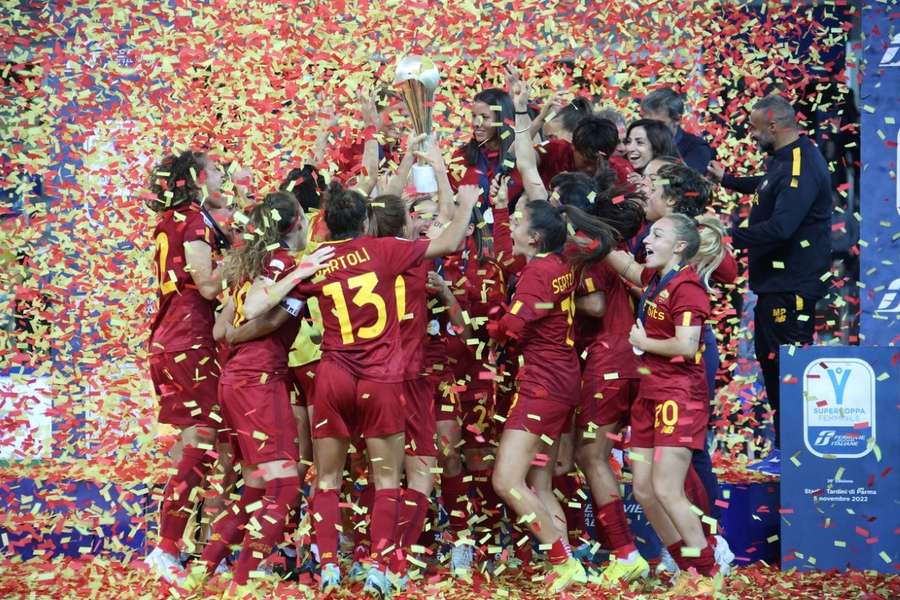 Supercoppa Italiana femminile, la Roma vince ai rigori contro la Juventus