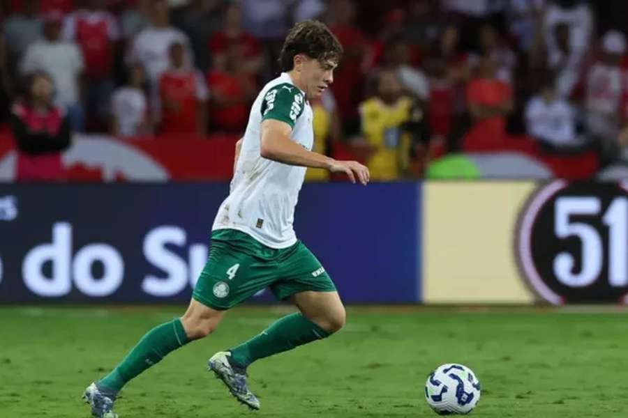 Agustín Giay ao serviço do Palmeira)