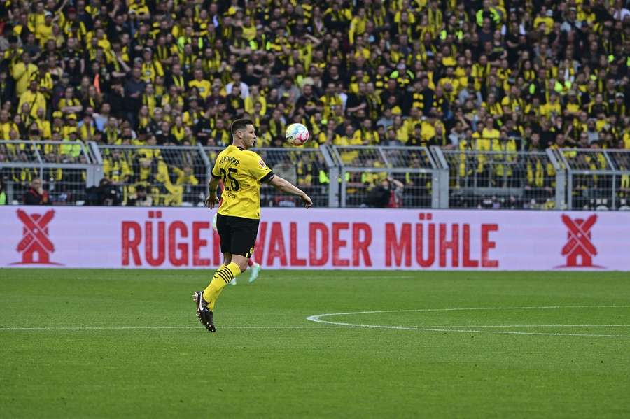 Süle am Ball für Borussia Dortmund