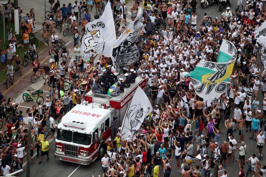 Prezydent Lula wśród 230 tysięcy żegnających Pelégo