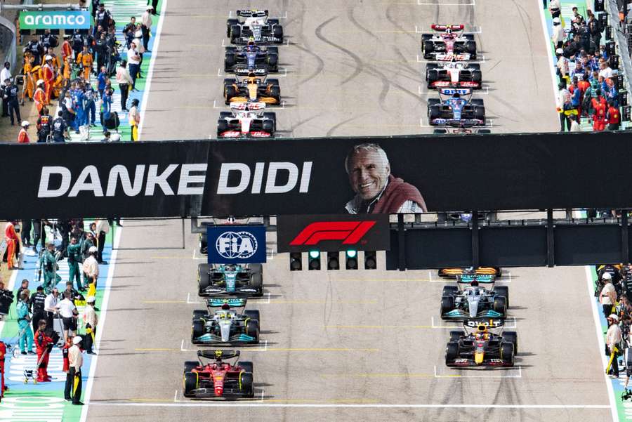 A sign reading "Danke Didi" (Thank You Didi) is posted in memory of Dietrich Mateschitz, who passed away aged 78