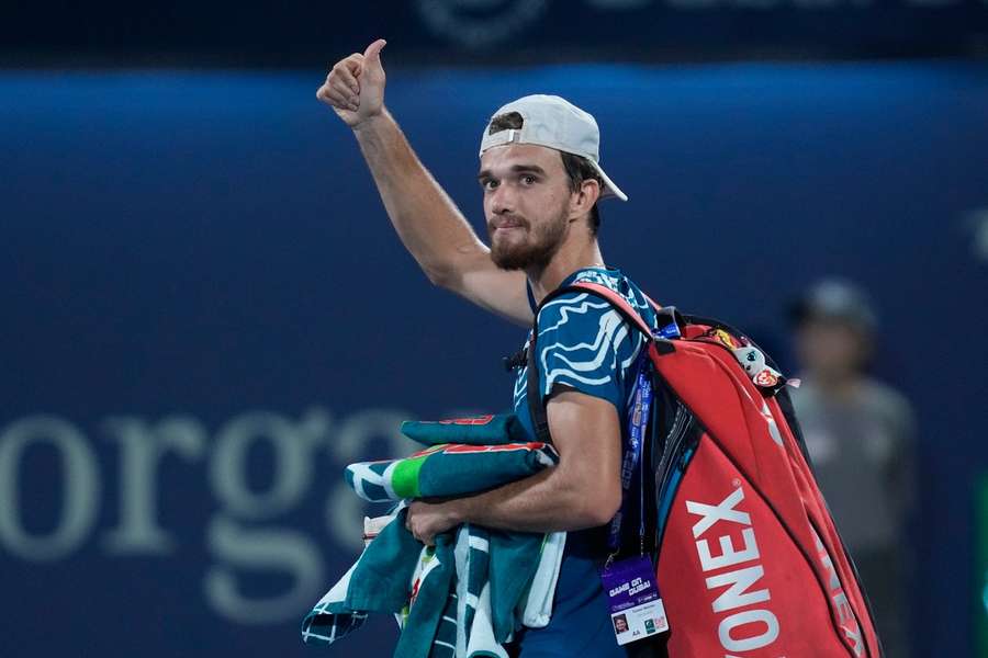 Macháč na úvod wimbledonské kvalifikace přehrál Japonce Učijamu 7:6, 6:3.