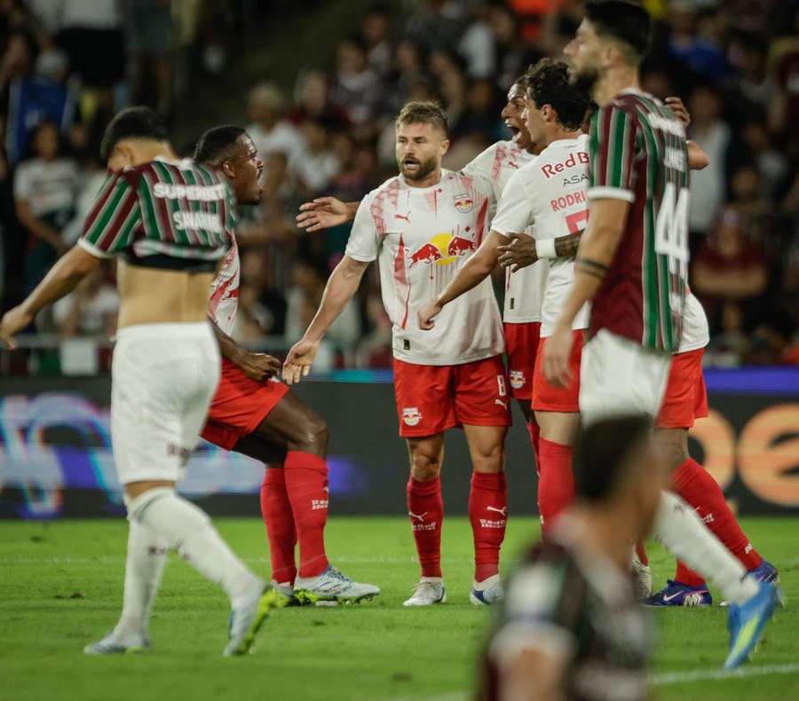 Bragantino comemora gol de Sasha contra Fluminense Bragantino comemora gol de Sasha contra Fluminense