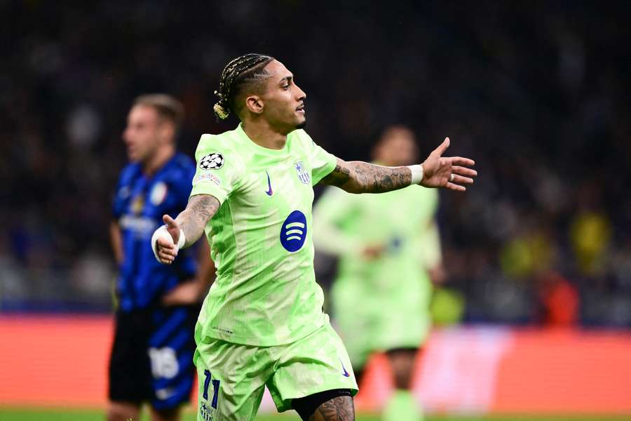 Raphinha celebra su gol.