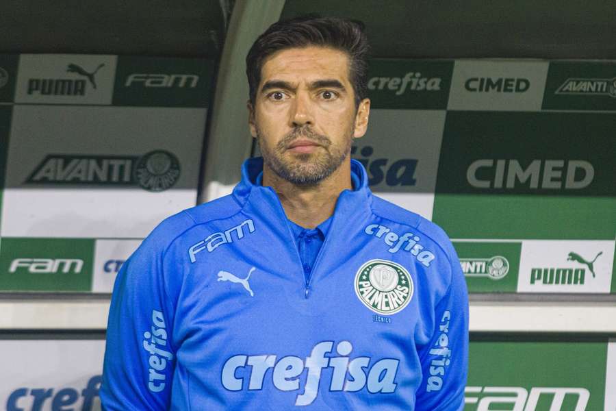 Abel Ferreira voltou ao banco do Palmeiras contra o Flamengo