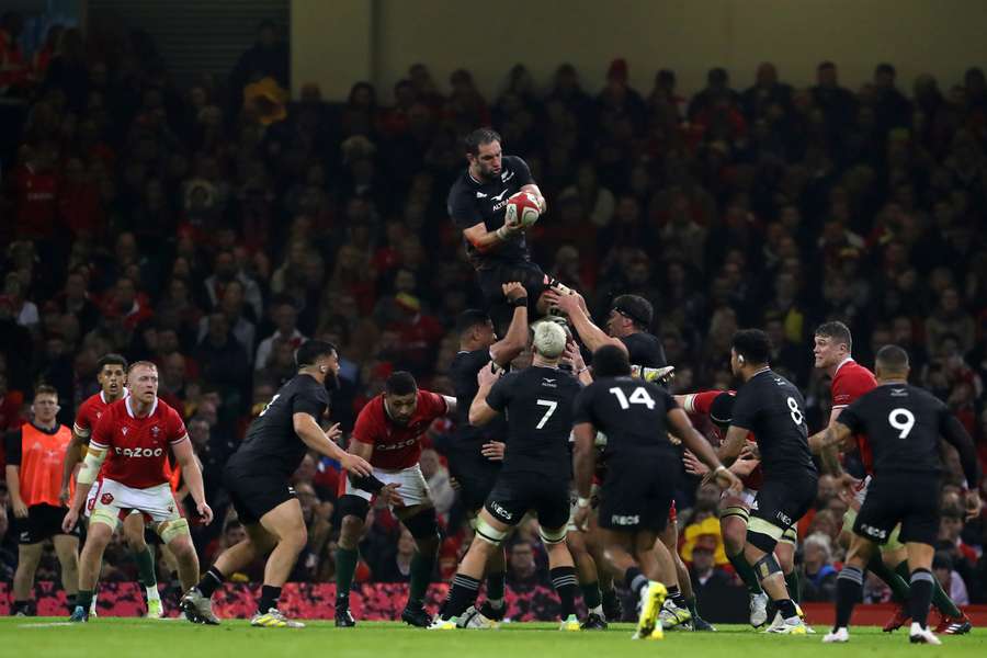 Savea helps All Blacks extend winning run over Wales