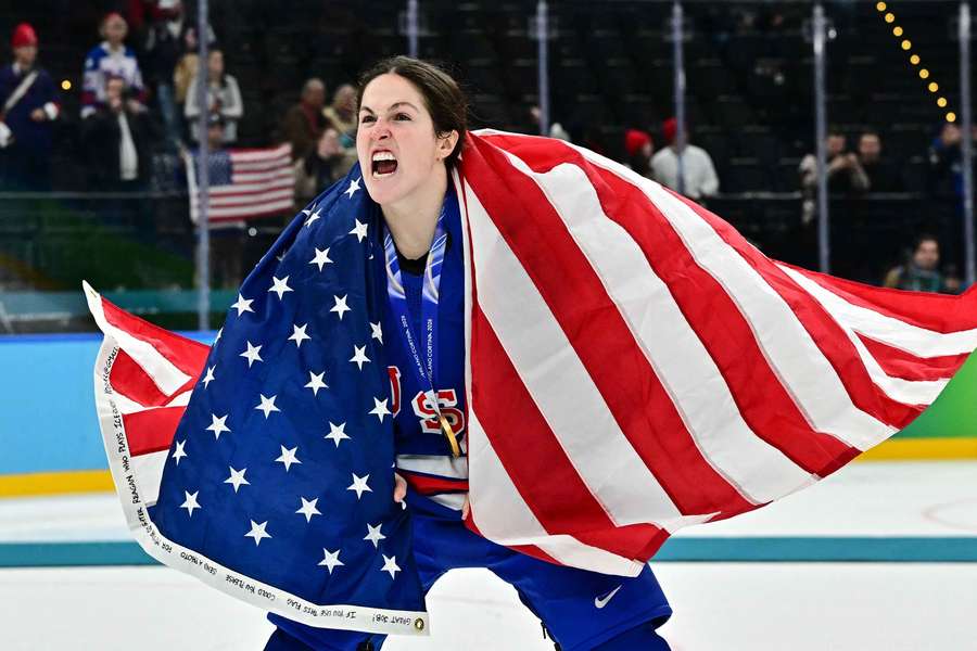 Les hockeyeuses américaines championnes olympiques en renversant les Canadiennes en finale Les hockeyeuses américaines championnes olympiques en renversant les Canadiennes en finale