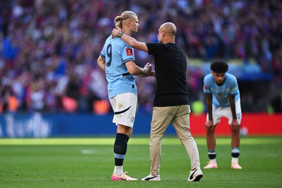 Guardiola mit seinem Stürmerstar Haaland