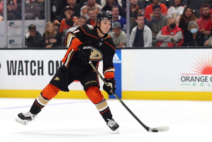 NHL roundup: Ducks win in OT to end 7-game slide