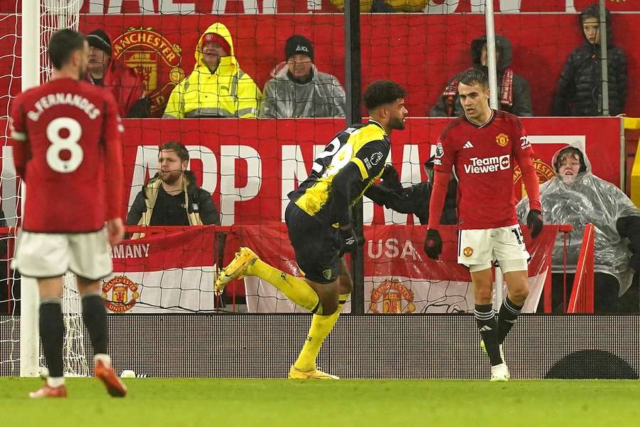 Phillip Billing og Bournemouth hænger Højlund og United til tørre i sensationel storsejr