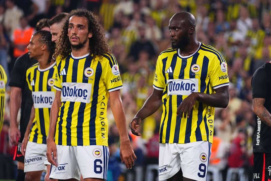 Fenerbahçe espera resolver problema na segunda-feira Fenerbahçe espera resolver problema na segunda-feira