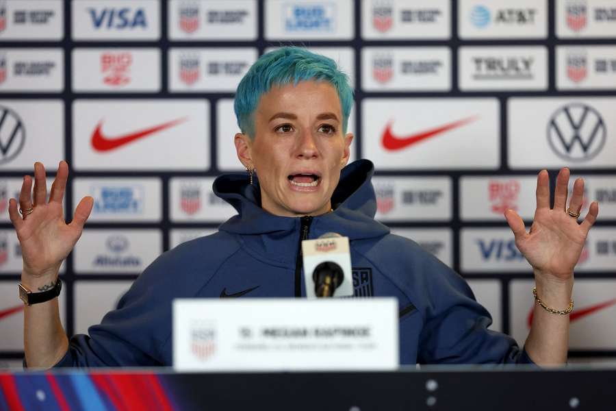 Jucătoarea de fotbal americana Megan Rapinoe, susținătoare a prezenței persoanelor transexuale în fotbalul feminin