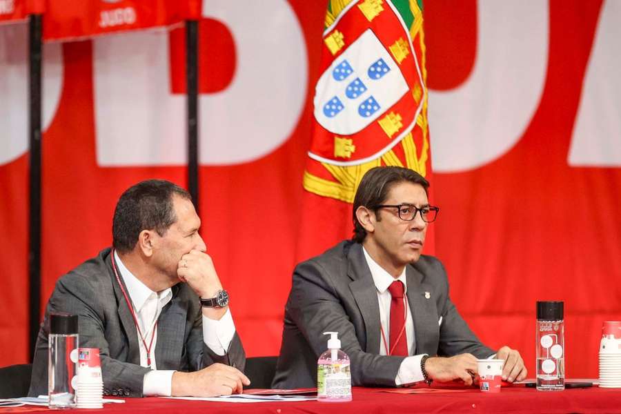 Rui Costa foi assobiado na Assembleia Geral do Benfica