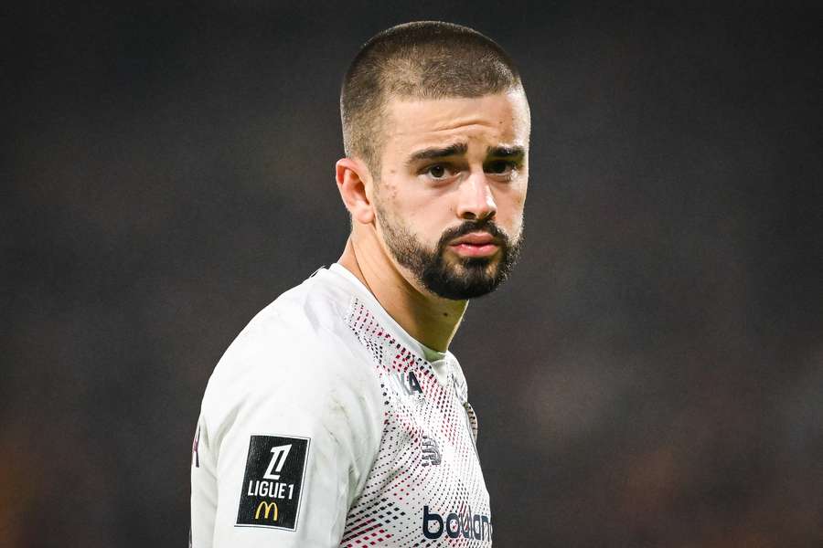 Edon Zhegrova, médio de25 anos do Lille, é alvo do Nápoles