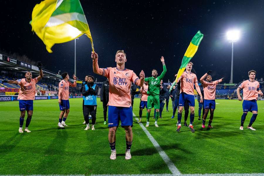 Kaj Sierhuis is clubtopscorer van Fortuna Sittard met zes doelpunten en deelt in de feestvreugde