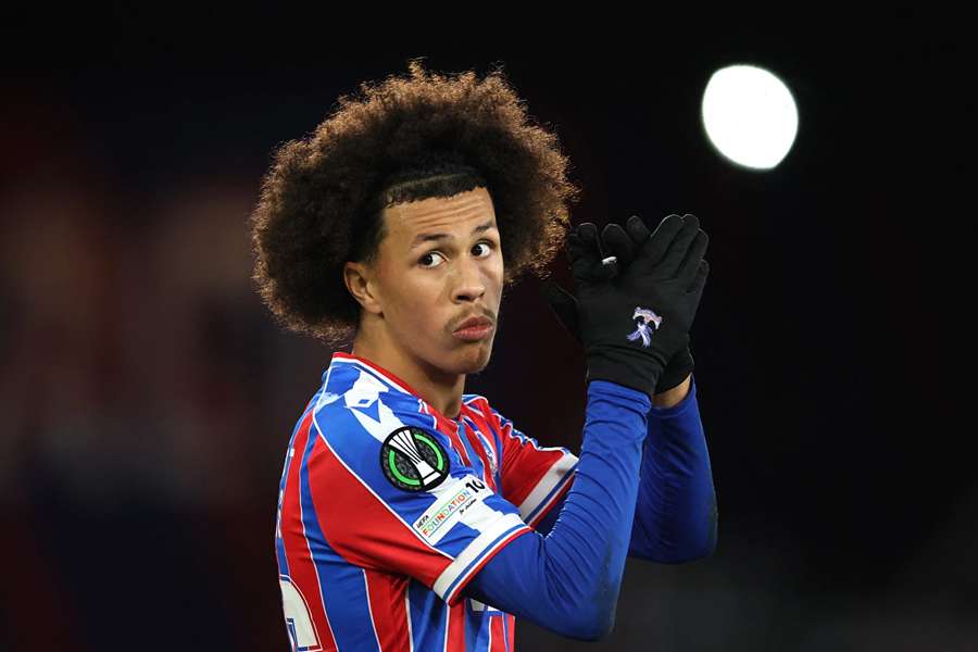 Celý zápas odehrál šestnáctiletý Joel Drakes-Thomas.