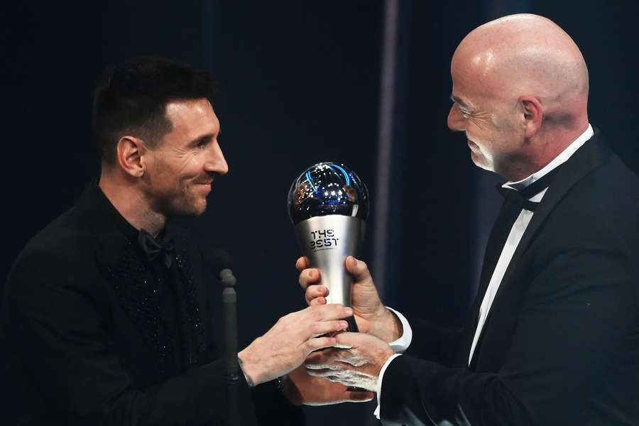Messi é eleito craque da Copa do Mundo 2022 e conquista o prêmio pela 2ª  vez