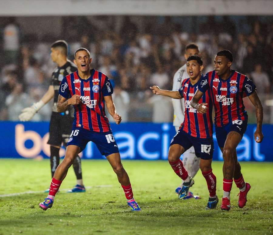 Bahia empatou a partida com Luciano Juba