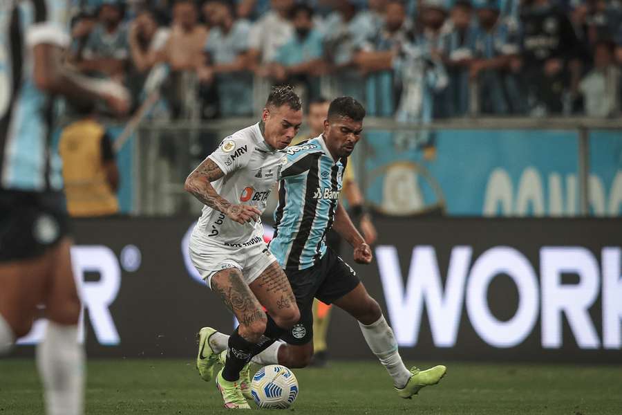 Grêmio bateu Galo na última rodada de 2021, mas caiu para a Série B