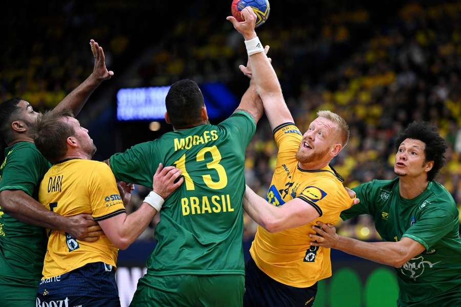 Brasil perde para a Suécia em estreia no Mundial de Handebol masculino