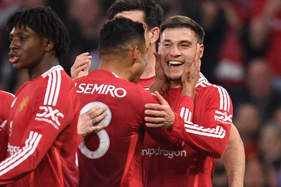 Ugarte abriu o caminho para vitória dramática do United em Old Trafford
