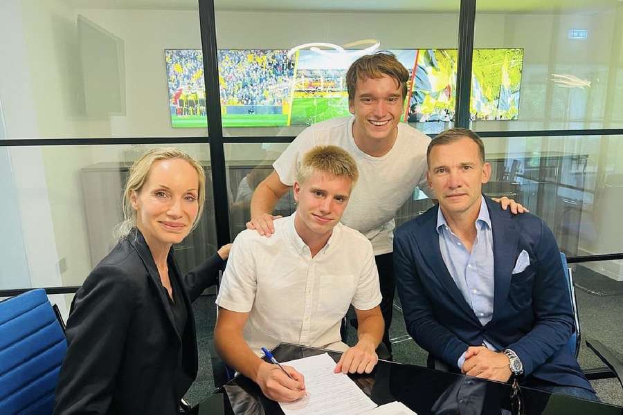 Kristian Shevchenko (16 ani) a semnat primul său contract de profesionist 