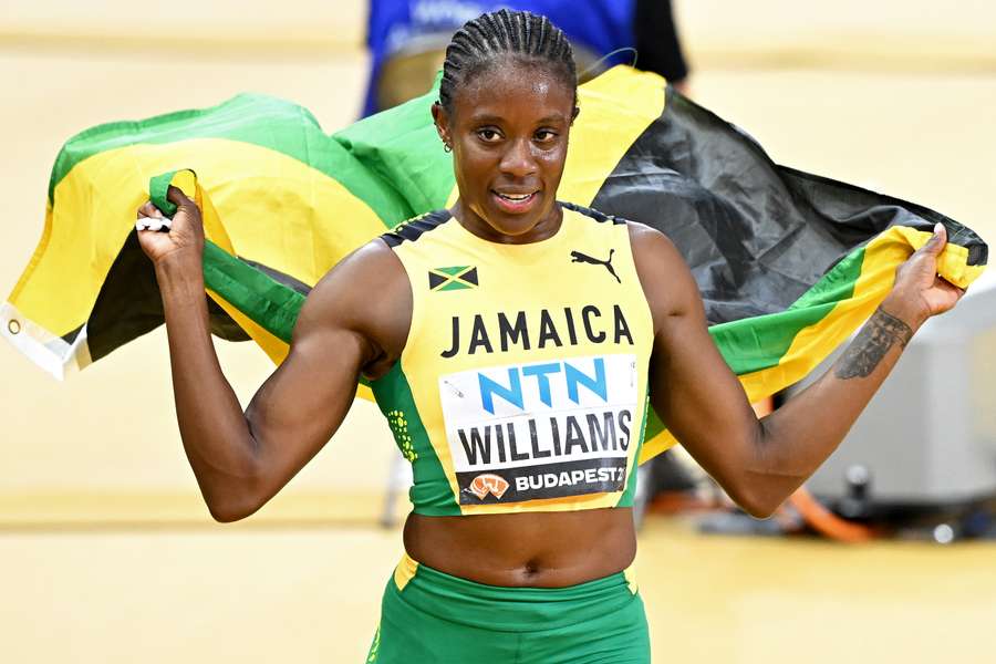 Danielle Williams voltou ao ouro, oito anos depois de ter sido campeã das barreiras altas pela primeira vez