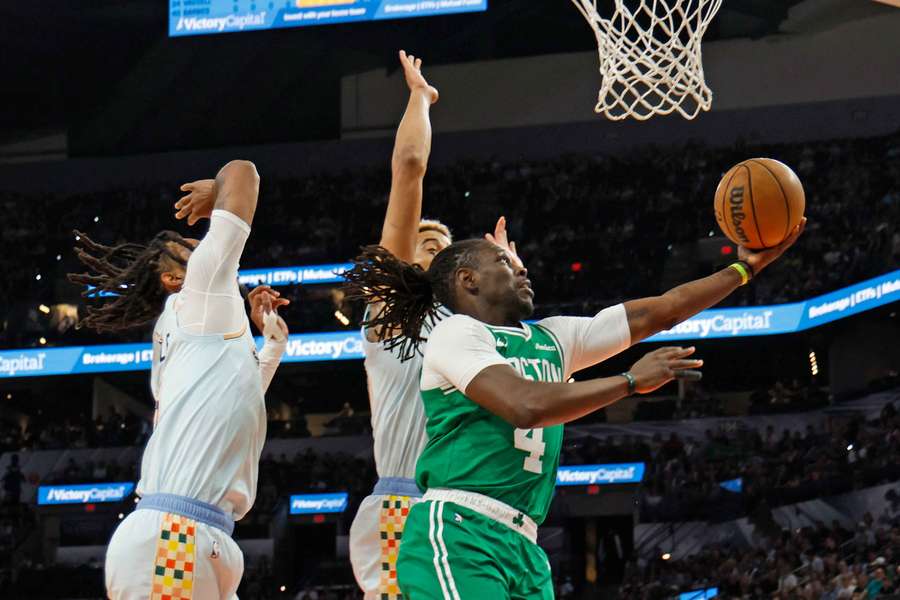 Boston a résisté aux Spurs.