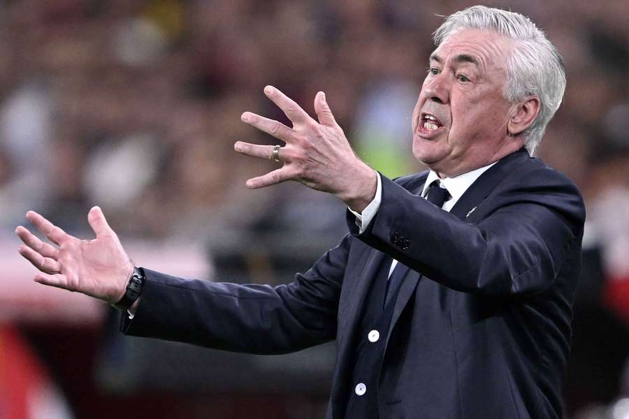 Carlo Ancelotti não tem ido bem nas disputas particulares contra o Barcelona