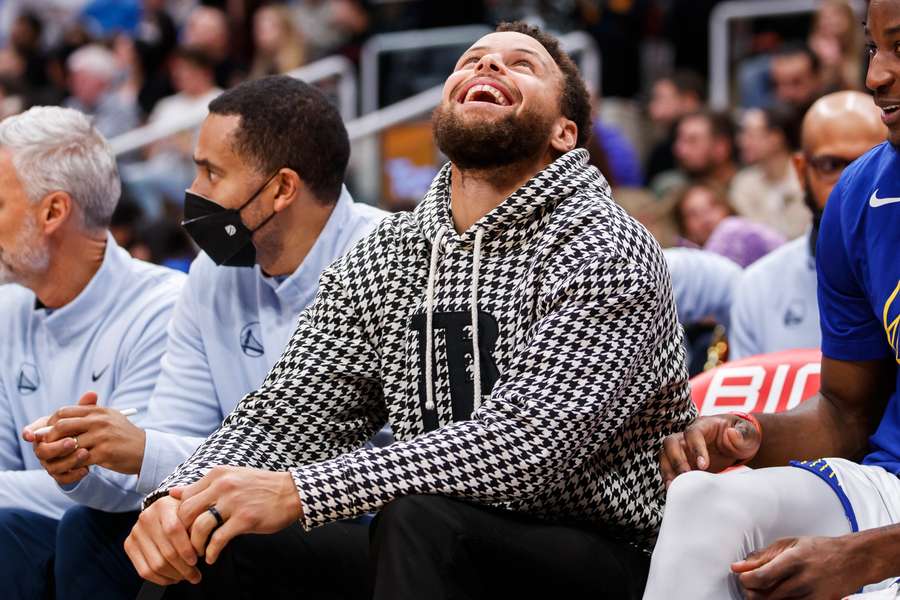 Hatte trotz seines Fehlens gut lachen: Golden States verletzter Spielmacher Stephen Curry.