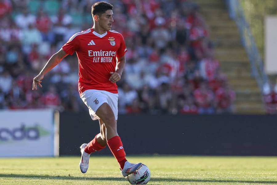 Tiago Gouveia participou na primeira parte do Benfica B - Académico de Viseu