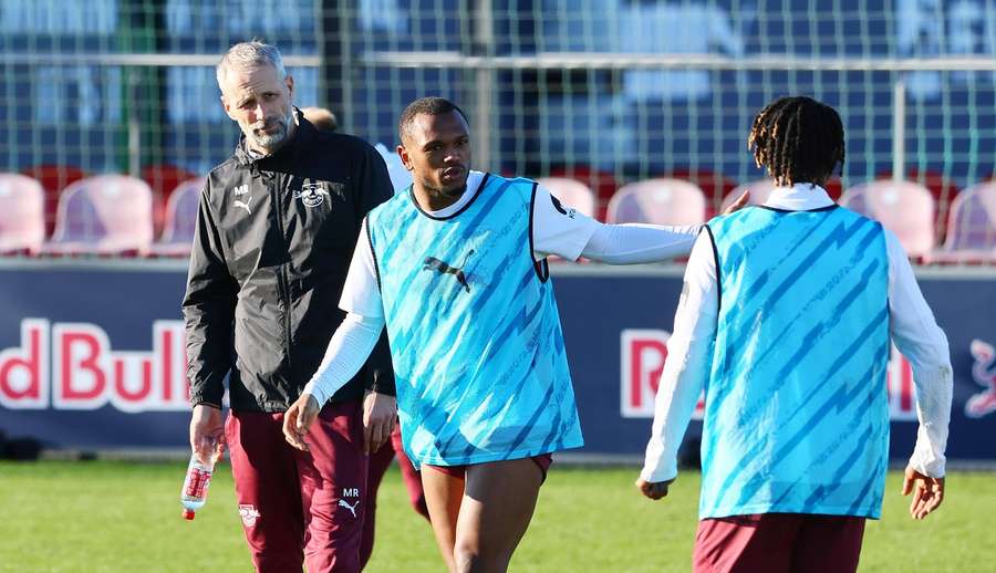 Rose (l.) beim Mini-Trainingslager in Salzburg
