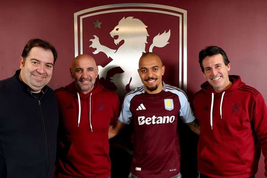 Donyell Malen já conheceu Unai Emery