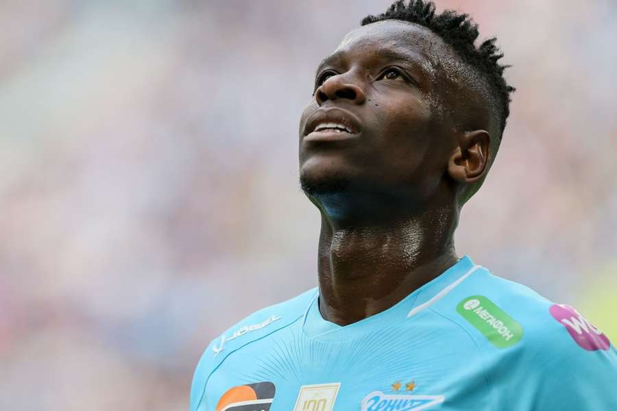 Zenit faz jogo duro para libertar Luiz Henrique Zenit faz jogo duro para libertar Luiz Henrique