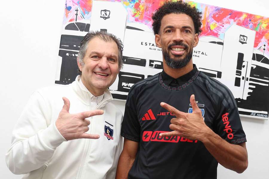 Vozinha apresentado no Colo Colo Vozinha apresentado no Colo Colo